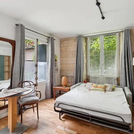 Nid Douillet Au Coeur Du Marais By Weekome Appartamento Parigi